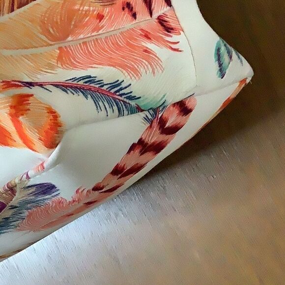 Feather Print Rope Handle Boho Zippered Tote - Picture 6 of 11